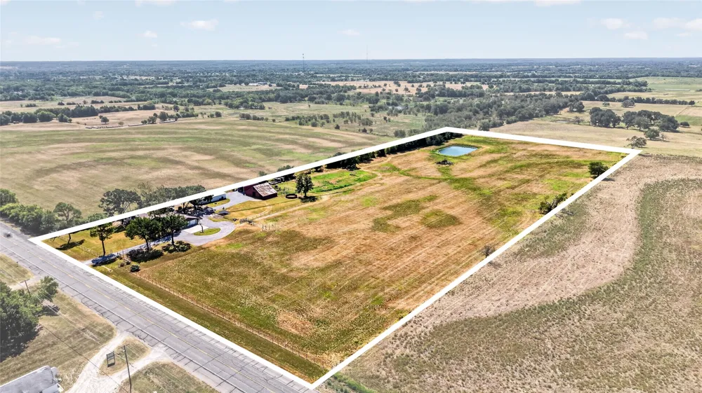 1413 W State Highway 56 Bonham, TX 75418