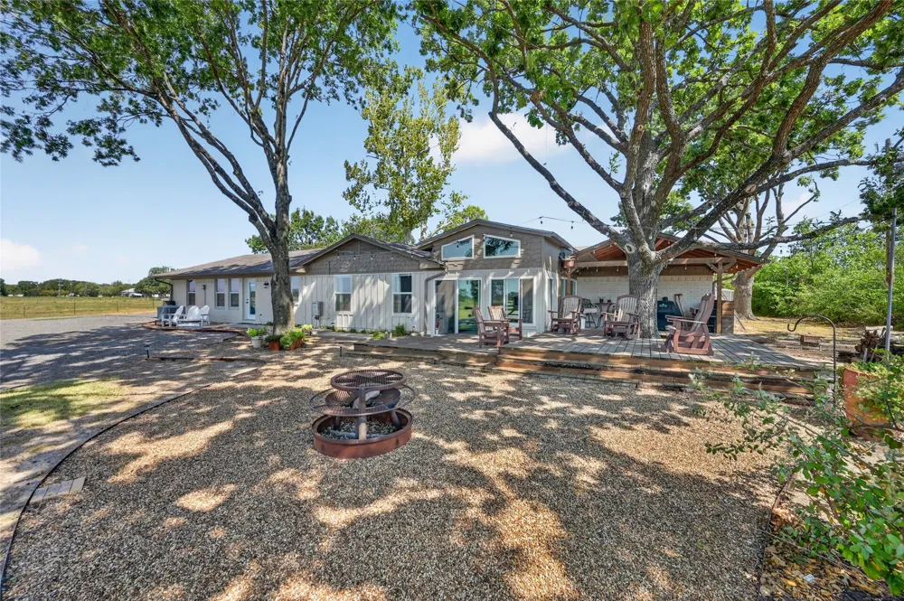 1413 W State Highway 56 Bonham, TX 75418
