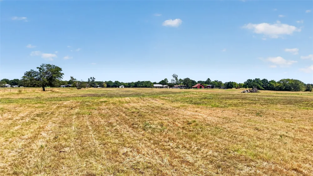1413 W State Highway 56 Bonham, TX 75418