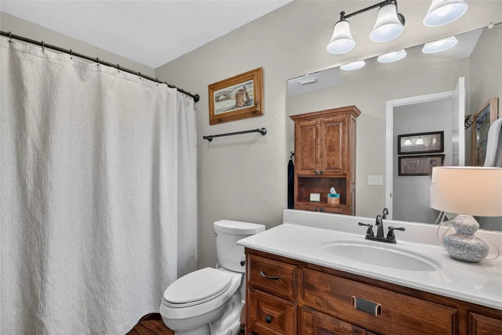 1413 W State Highway 56 Bonham, TX 75418