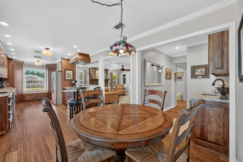 1413 W State Highway 56 Bonham, TX 75418