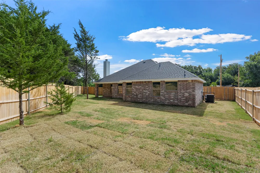 425 WATERCREST LANE Glenn Heights, TX 75154