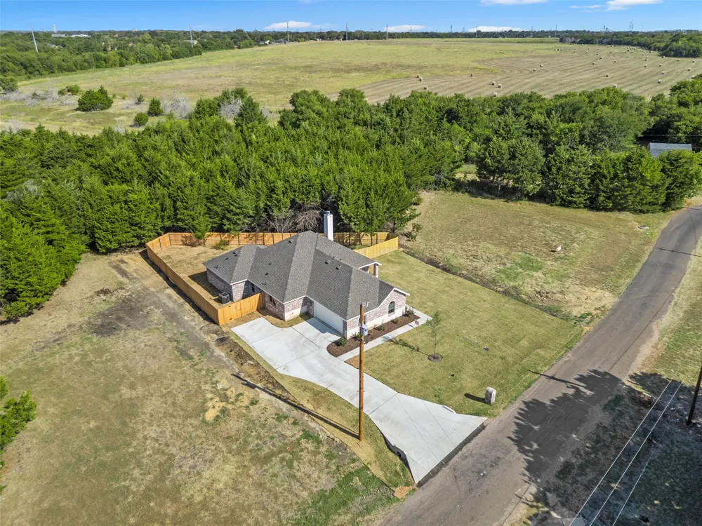 425 WATERCREST LANE Glenn Heights, TX 75154