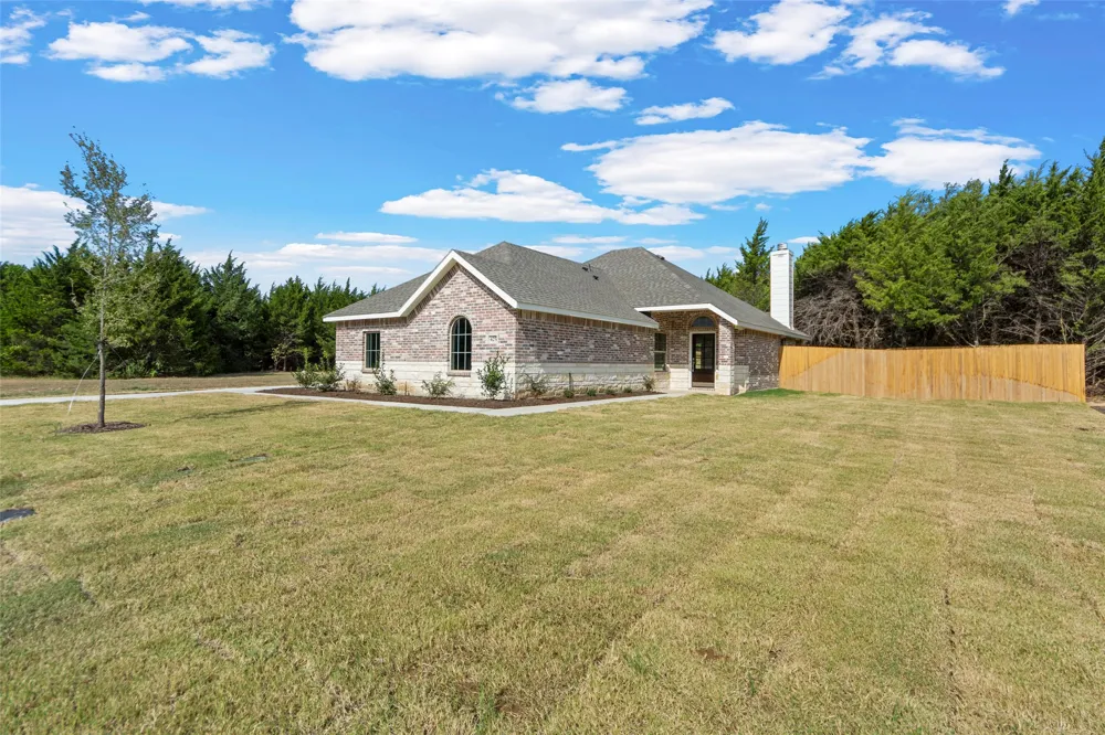425 WATERCREST LANE Glenn Heights, TX 75154