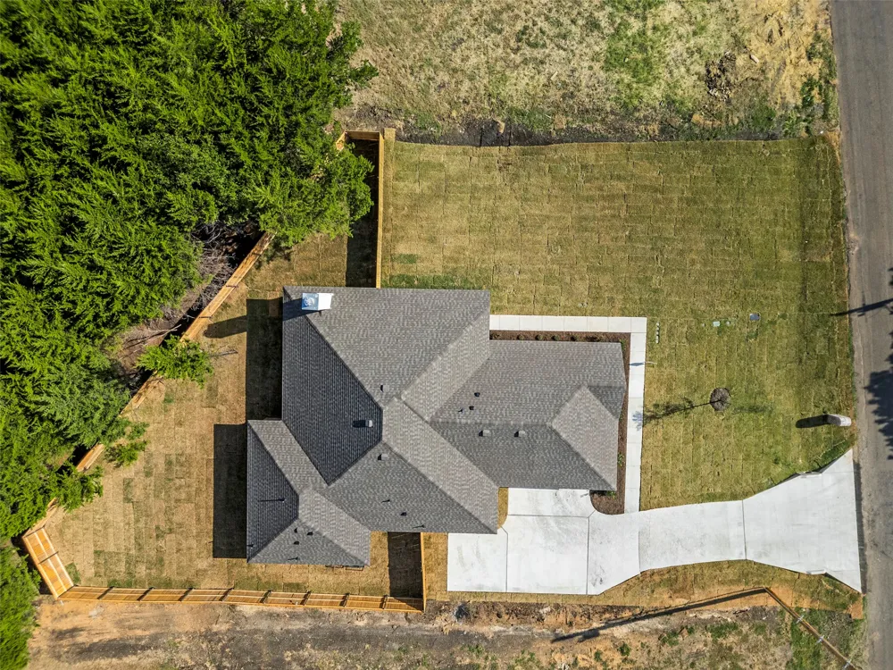 425 WATERCREST LANE Glenn Heights, TX 75154