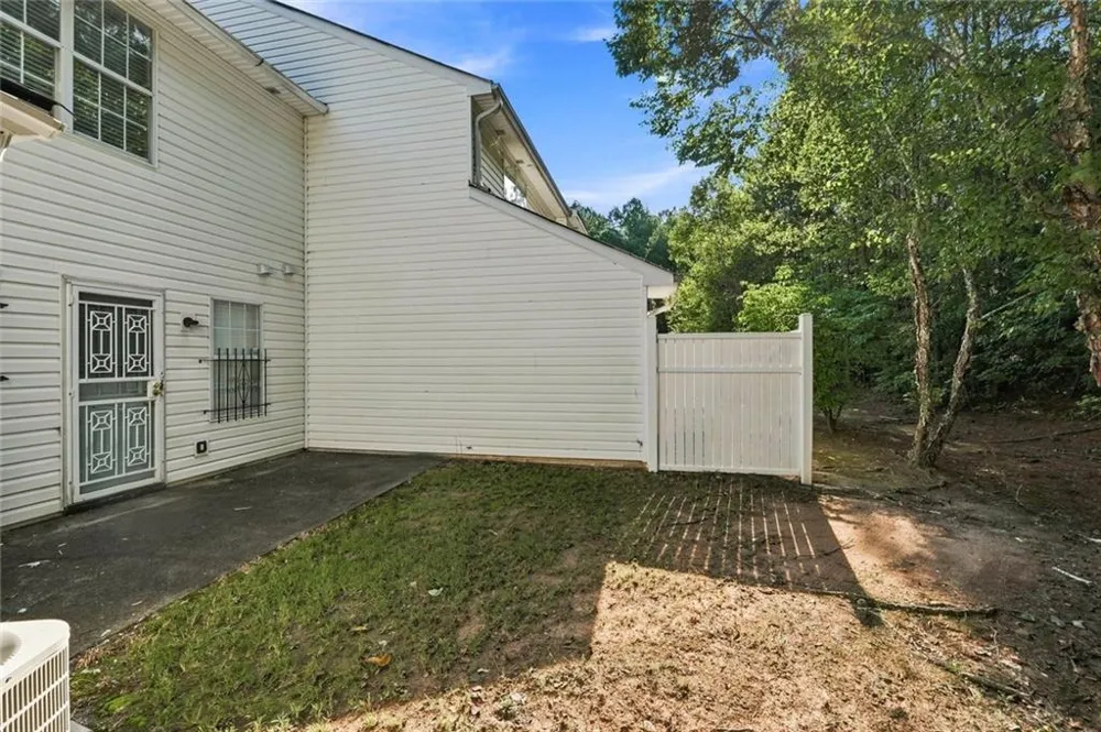 5735 Strathmoor Manor Circle Lithonia, GA 30058