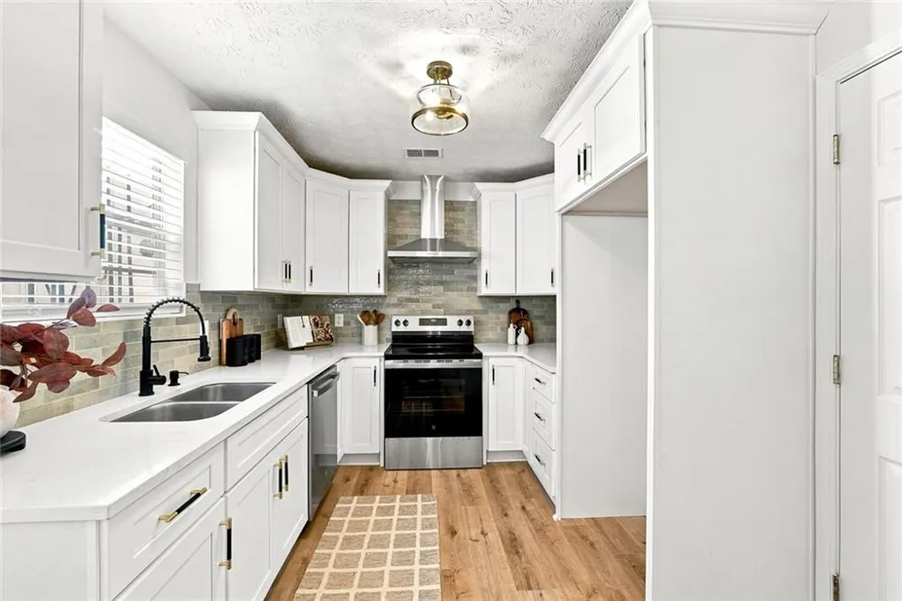 5735 Strathmoor Manor Circle Lithonia, GA 30058