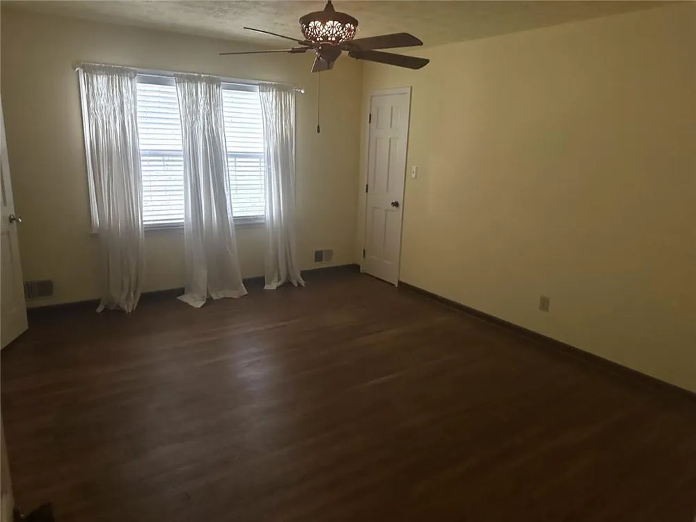 2473 Whispering Pines Drive SW Grayson, GA 30017