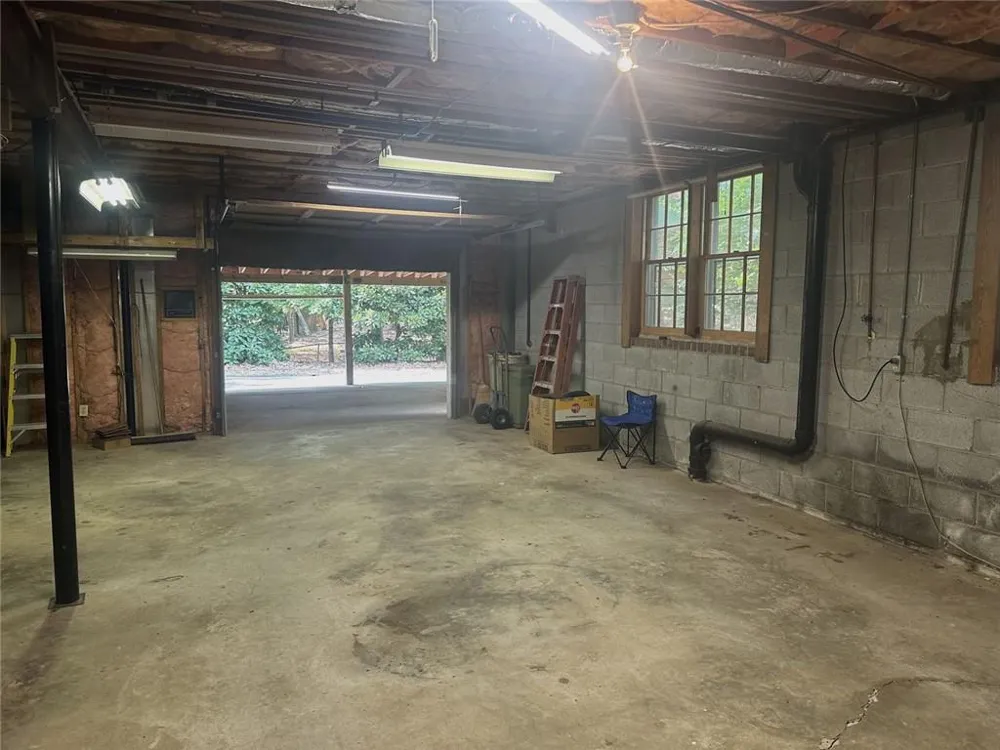 2473 Whispering Pines Drive SW Grayson, GA 30017