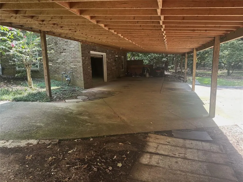 2473 Whispering Pines Drive SW Grayson, GA 30017