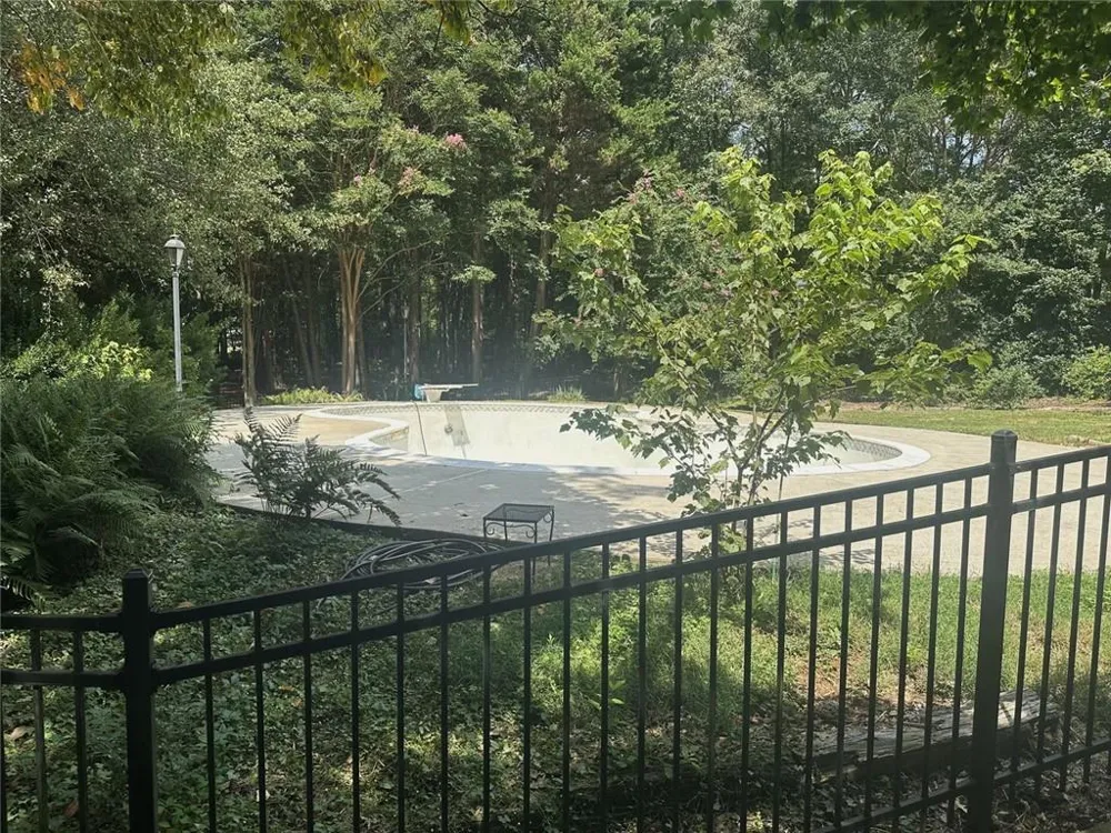 2473 Whispering Pines Drive SW Grayson, GA 30017
