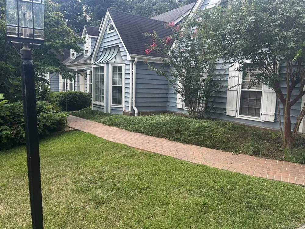 2473 Whispering Pines Drive SW Grayson, GA 30017