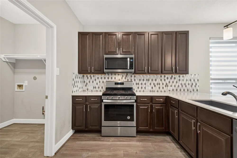 10214 Pinewood Fox Drive Houston, TX 77080