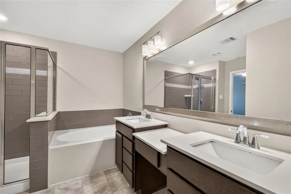 10214 Pinewood Fox Drive Houston, TX 77080