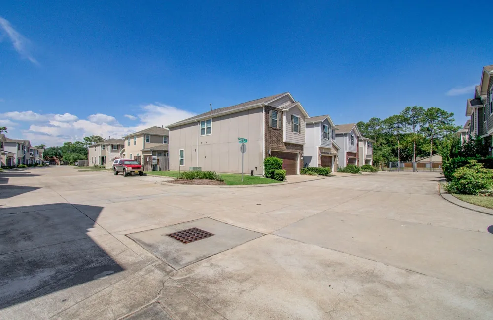 10214 Pinewood Fox Drive Houston, TX 77080