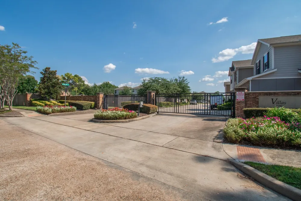 10214 Pinewood Fox Drive Houston, TX 77080