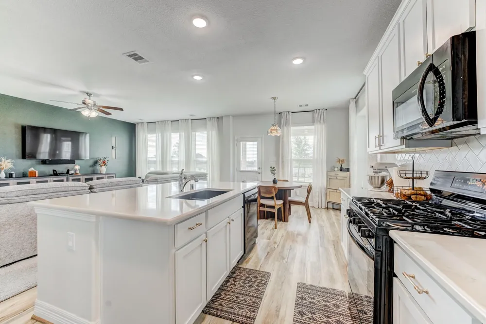 1926 Temple Grove Drive Rosharon, TX 77583