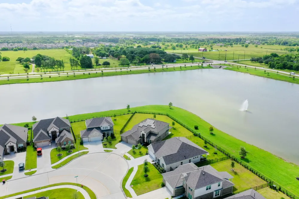 1926 Temple Grove Drive Rosharon, TX 77583