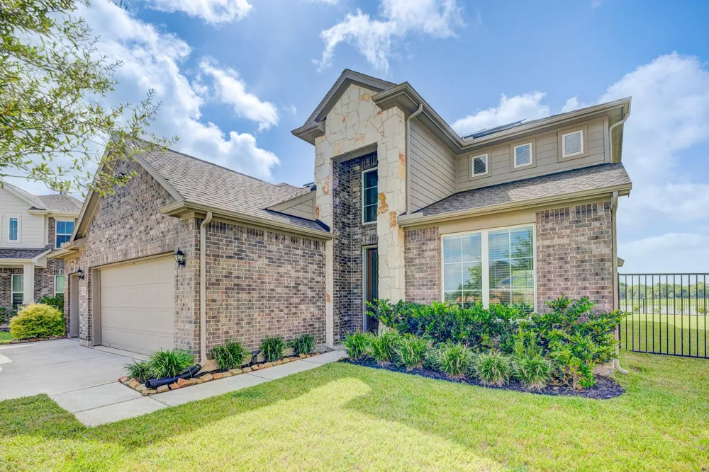 1926 Temple Grove Drive Rosharon, TX 77583