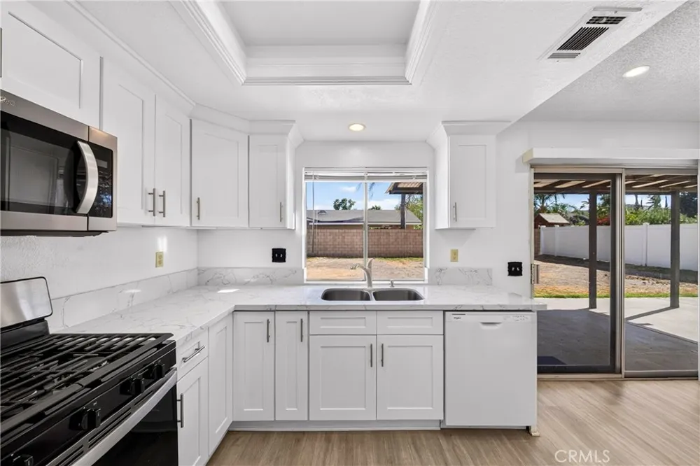 7616 Della Riverside, CA 92503