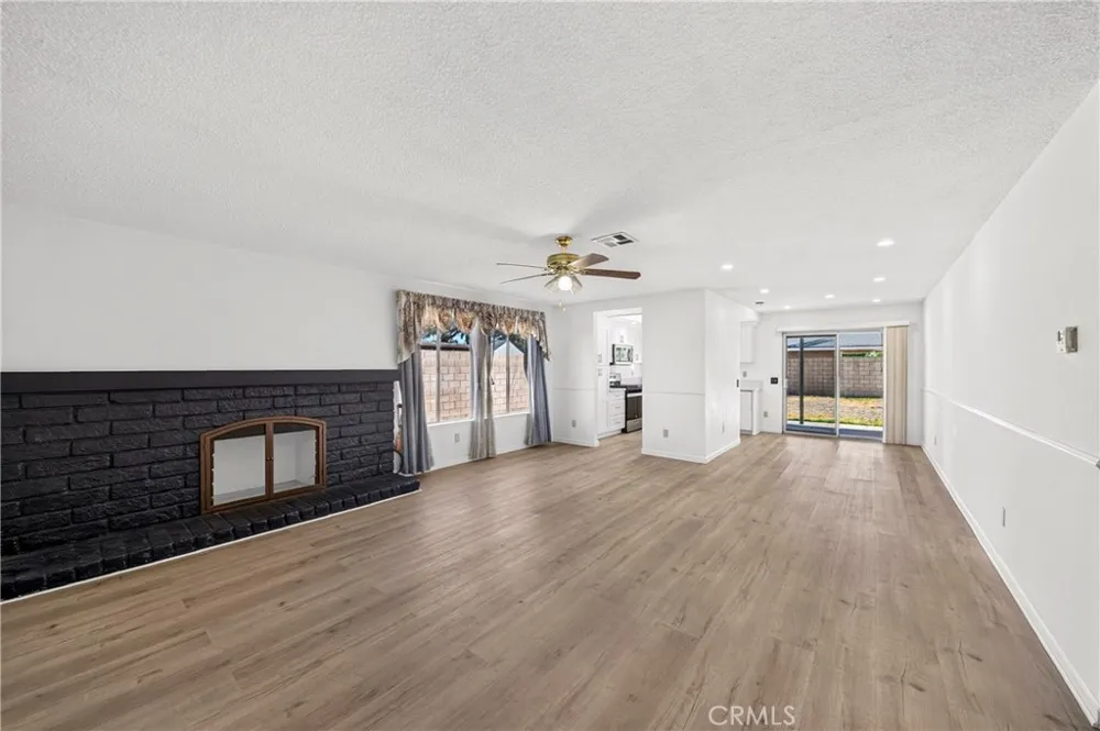 7616 Della Riverside, CA 92503