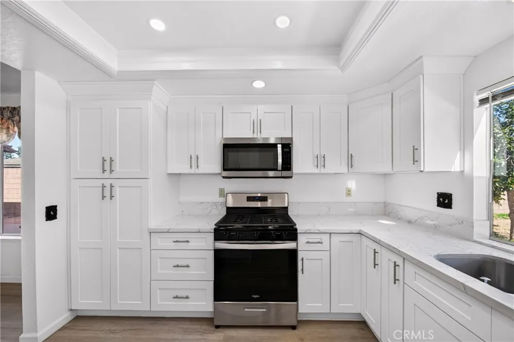 7616 Della Riverside, CA 92503