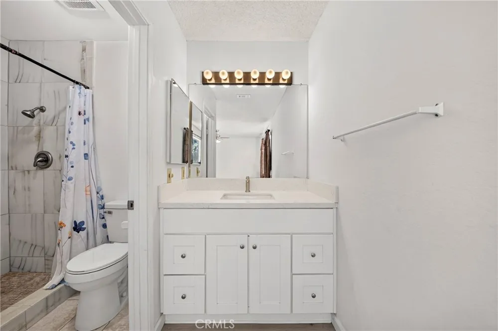 7616 Della Riverside, CA 92503
