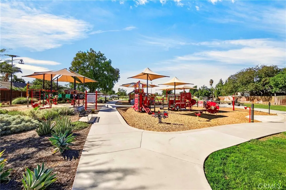 7616 Della Riverside, CA 92503