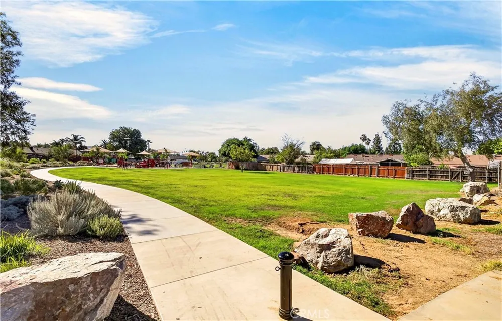 7616 Della Riverside, CA 92503