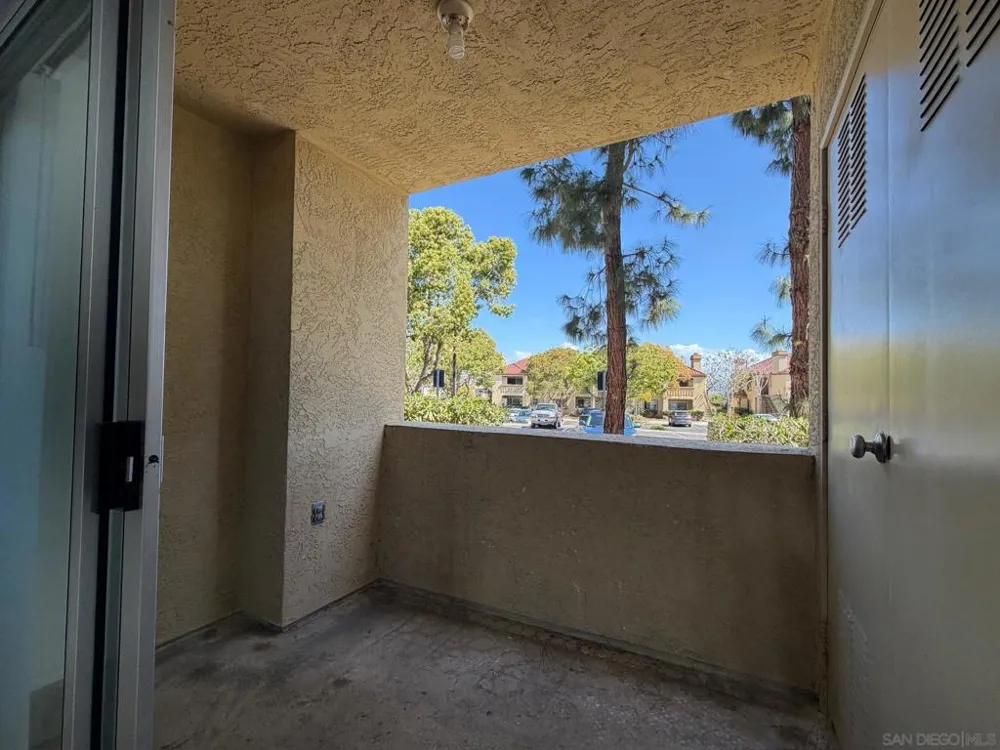 2057 Burton #64 San Diego, CA 92111