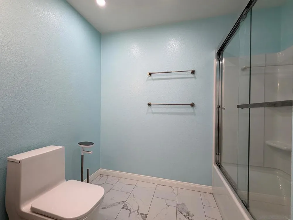 2057 Burton #64 San Diego, CA 92111