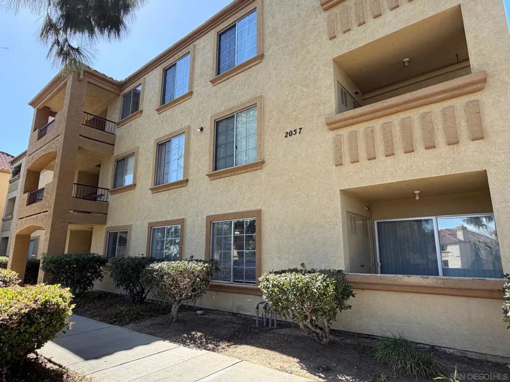 2057 Burton #64 San Diego, CA 92111