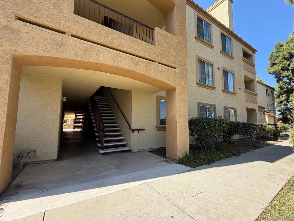 2057 Burton #64 San Diego, CA 92111