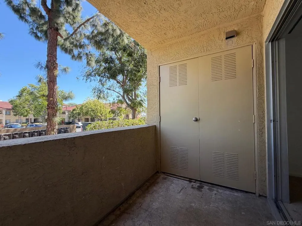 2057 Burton #64 San Diego, CA 92111