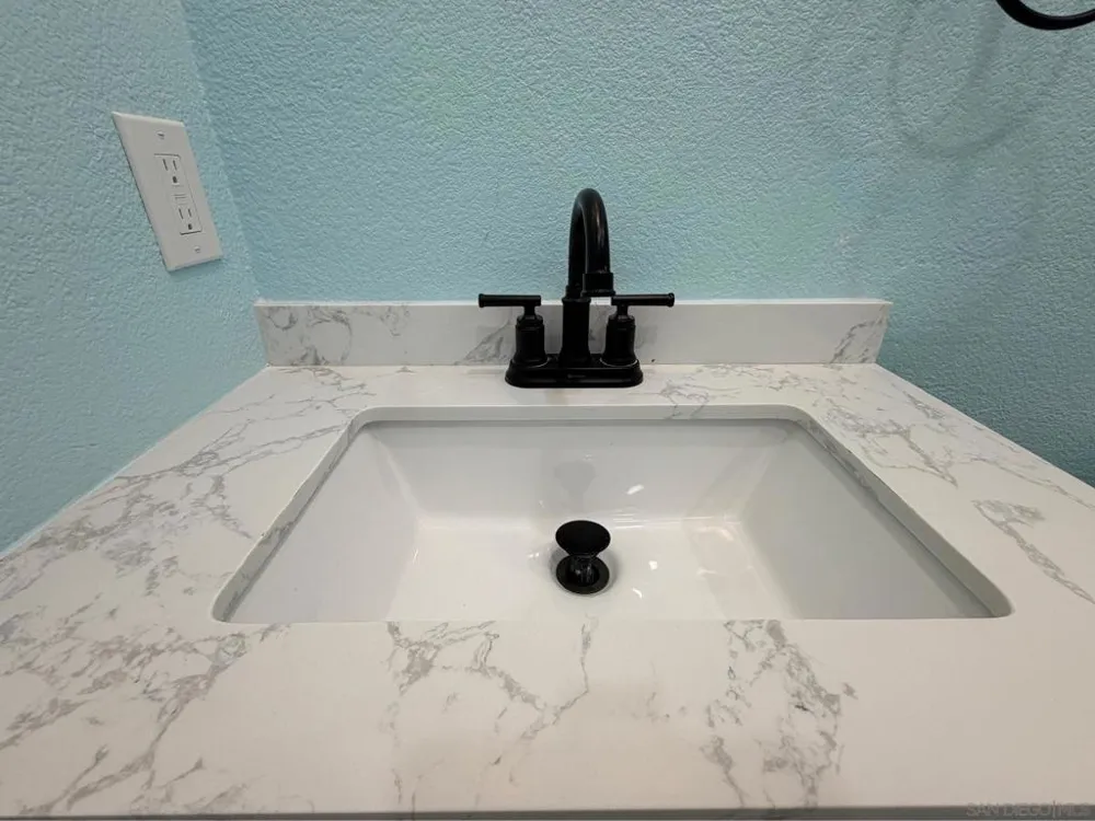2057 Burton #64 San Diego, CA 92111
