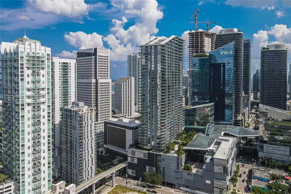 31 SE 6th St #707 Miami, FL 33131