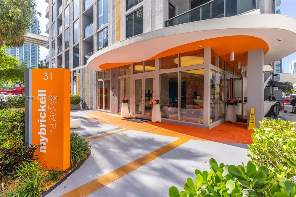 31 SE 6th St #707 Miami, FL 33131