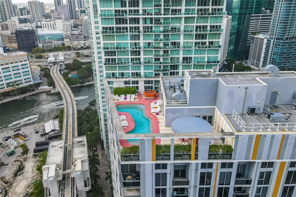31 SE 6th St #707 Miami, FL 33131