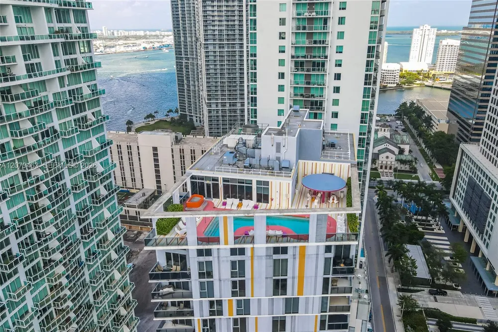 31 SE 6th St #707 Miami, FL 33131