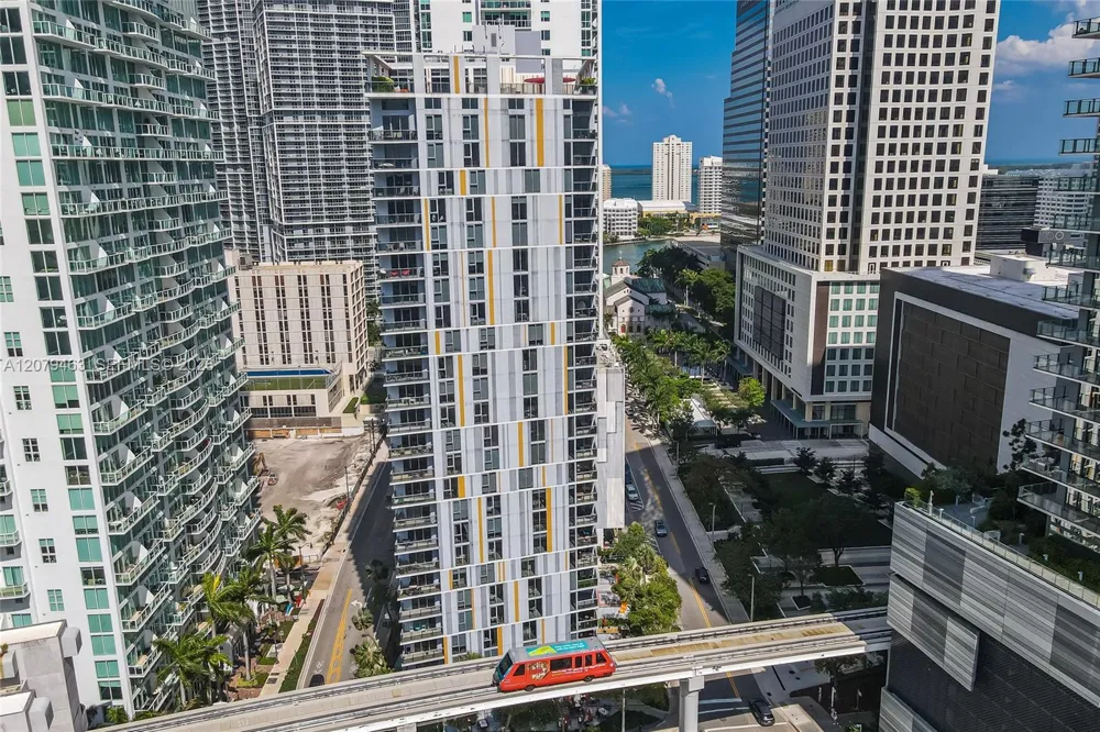 31 SE 6th St #707 Miami, FL 33131