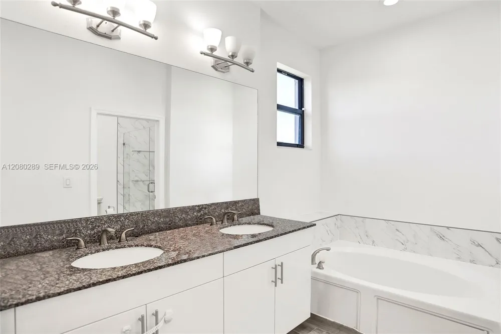 606 NE 191st Ter Miami, FL 33179