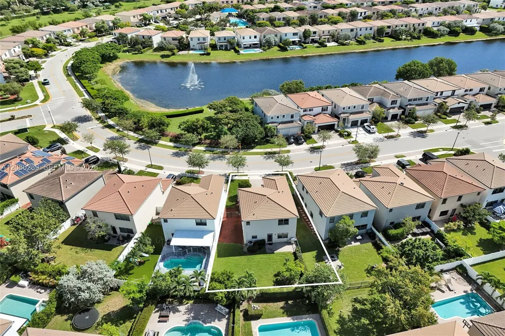 606 NE 191st Ter Miami, FL 33179