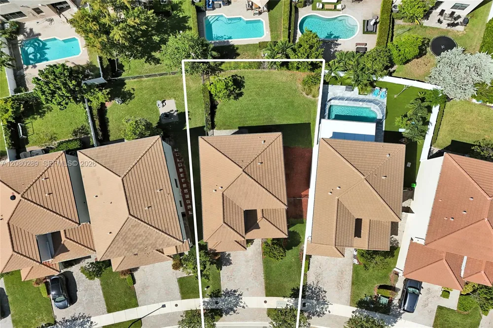 606 NE 191st Ter Miami, FL 33179