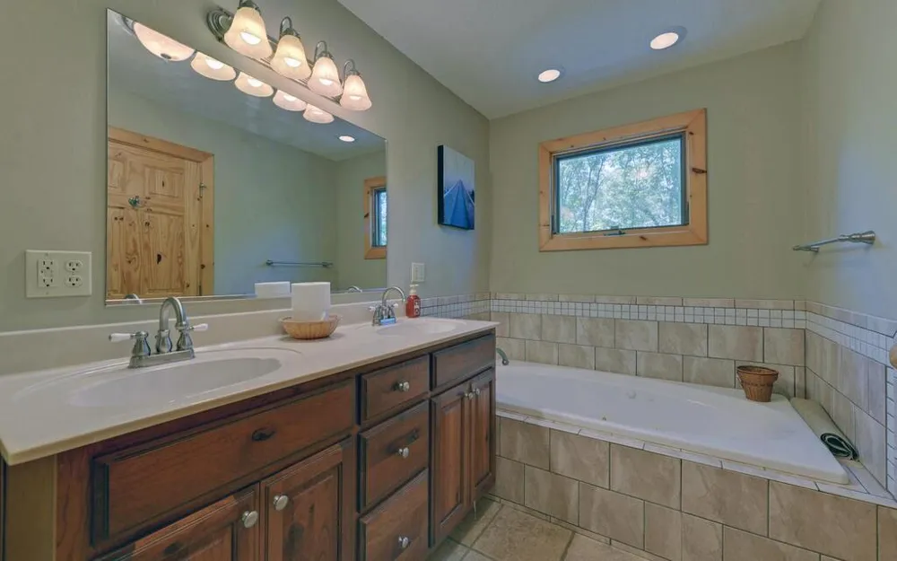 803 Brookhaven Lane Blue Ridge, GA 30513