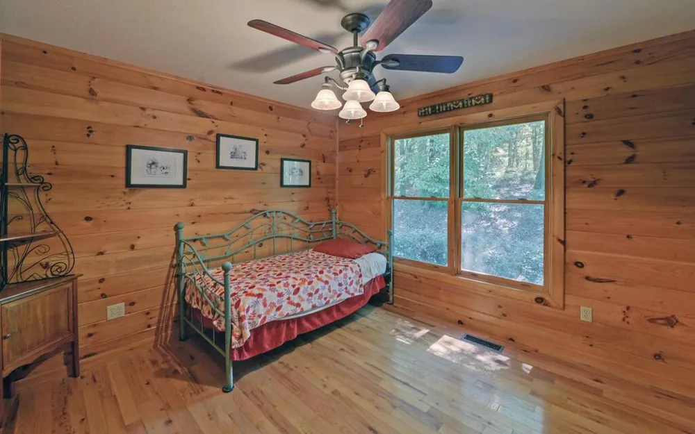 803 Brookhaven Lane Blue Ridge, GA 30513