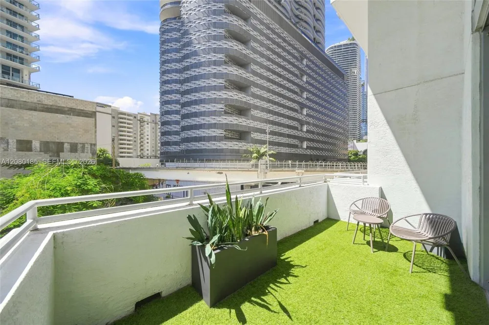 1050 Brickell Ave #214 Miami, FL 33131