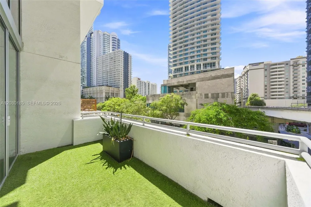 1050 Brickell Ave #214 Miami, FL 33131