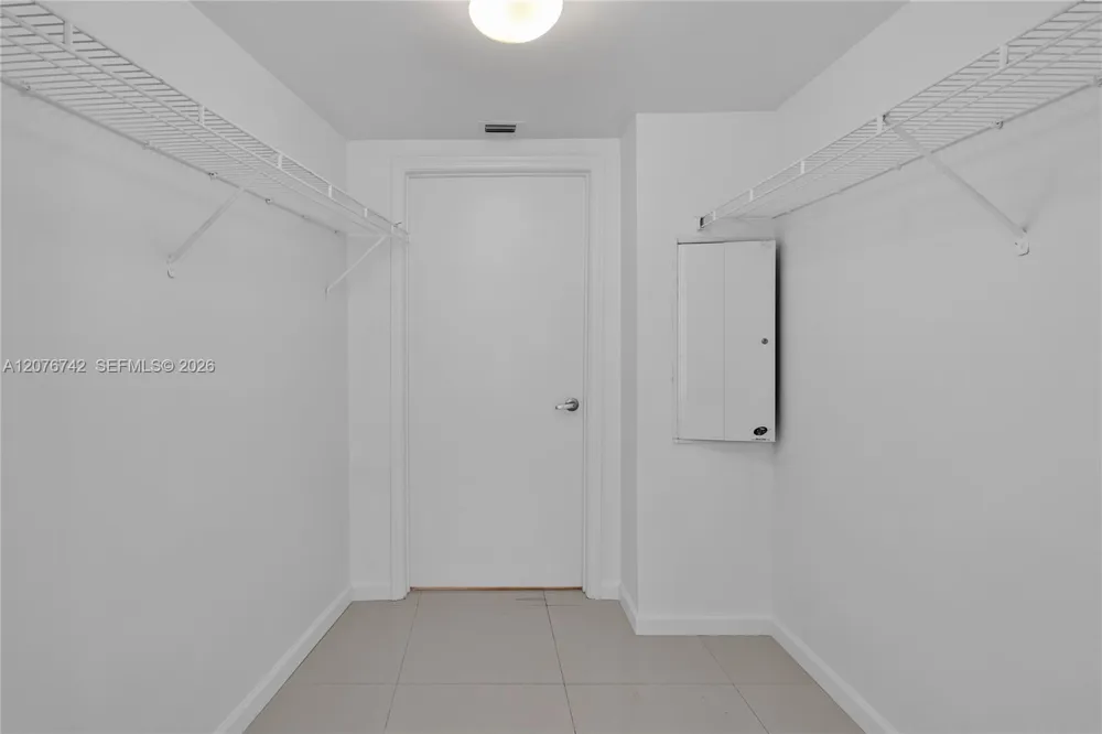 1750 Bayshore Dr #1602 Miami, FL 33132