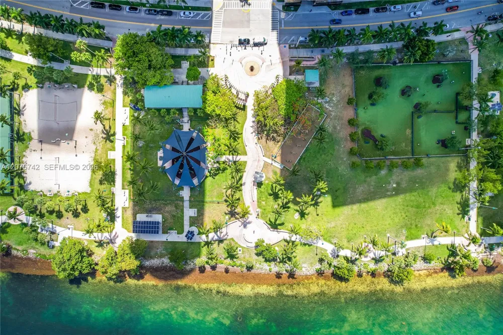 1750 Bayshore Dr #1602 Miami, FL 33132