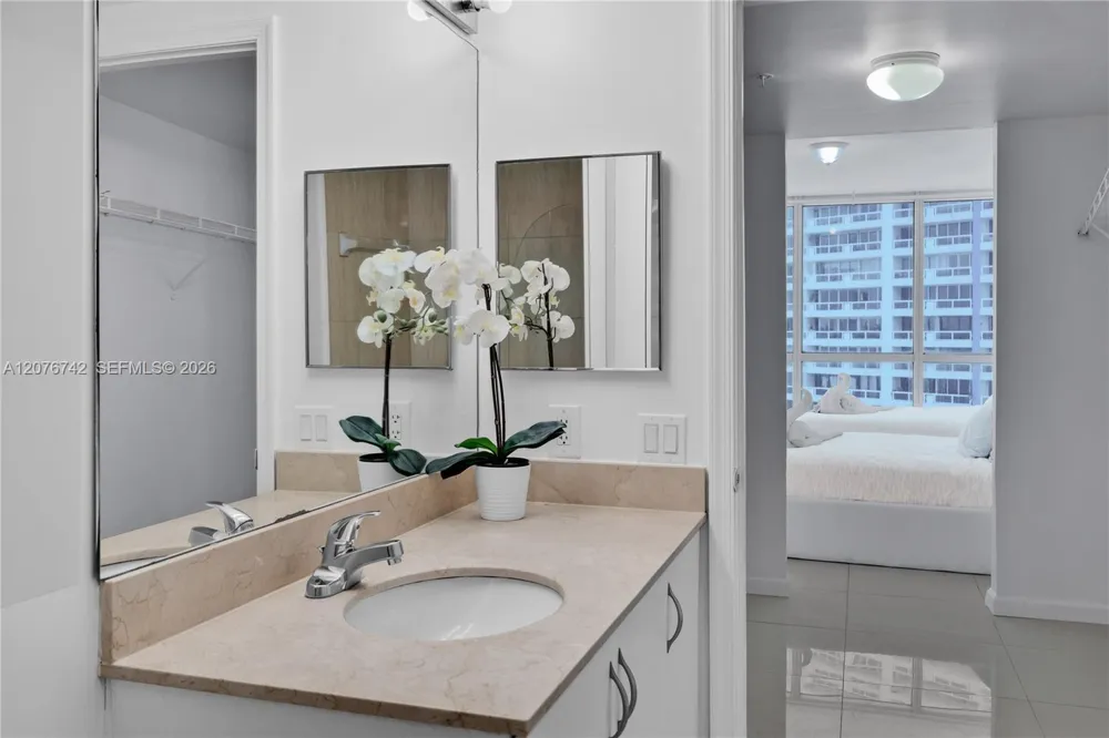 1750 Bayshore Dr #1602 Miami, FL 33132